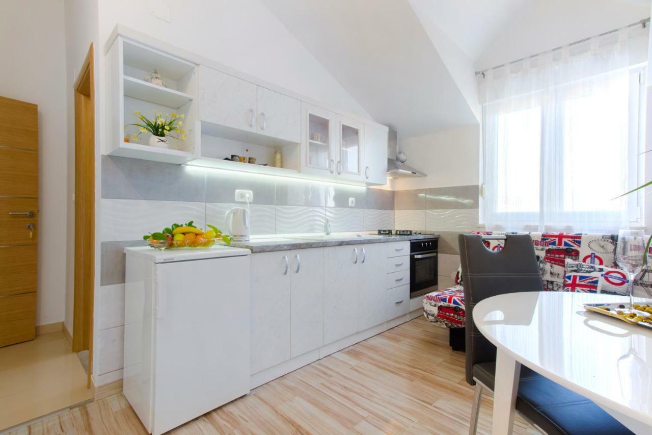 Apartmani Skelin***/**** Kaštela Eksteriør billede