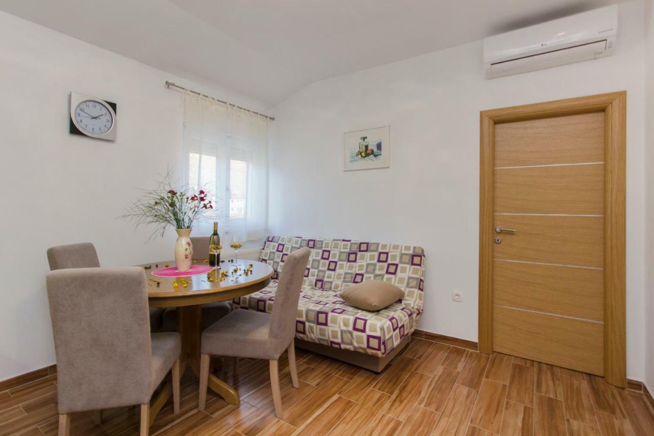 Apartmani Skelin***/**** Kaštela Eksteriør billede